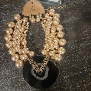 ***NWT** Bold / Beautiful Champagne Pearl Cluster Statement Necklace Earring Set